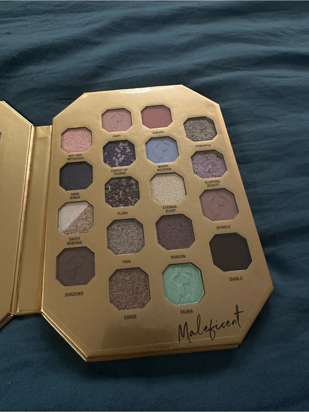 Catrice Disney Villains Maleficent Eyeshadow Palette - Picture 3 of 4
